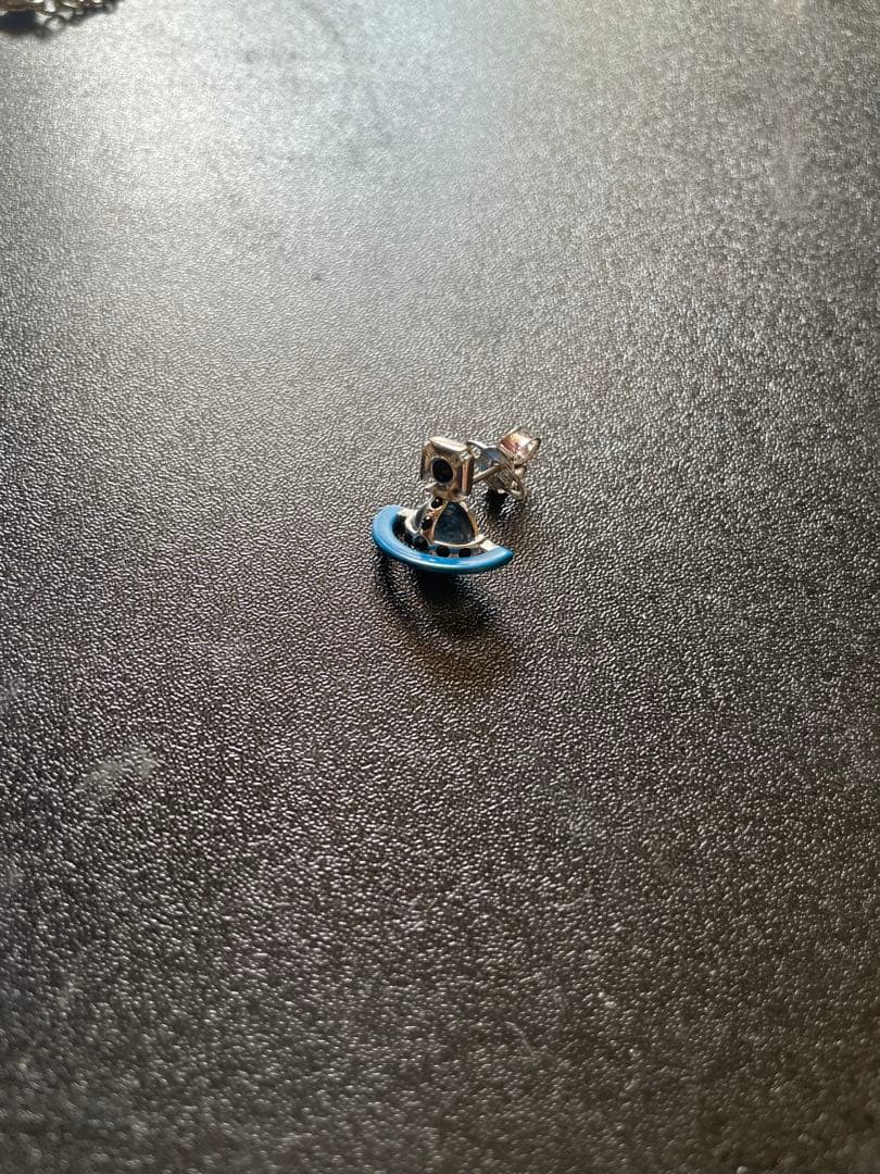 Vivienne Westwood片耳用ピアス