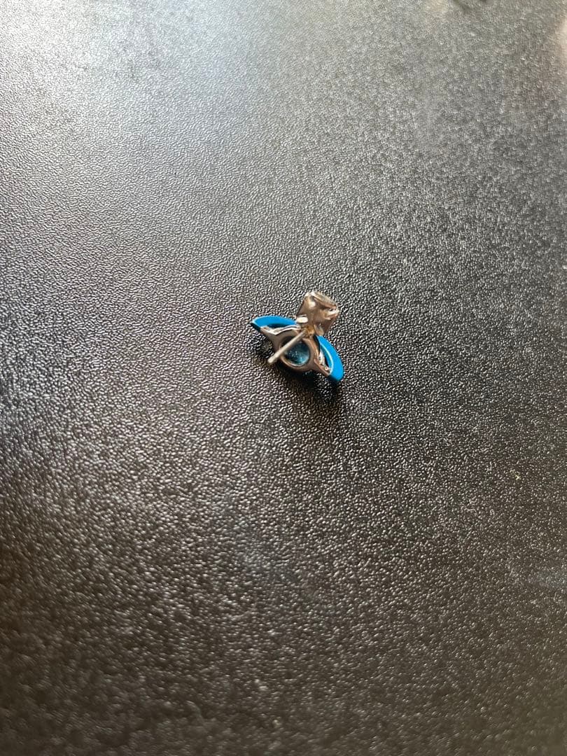 Vivienne Westwood片耳用ピアス