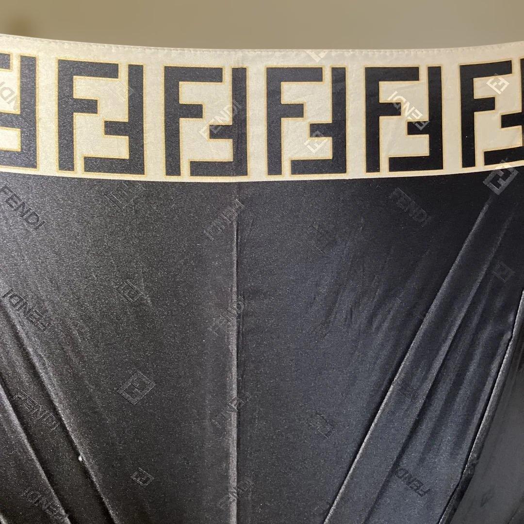 FENDIフェンディ　長傘　黒地にロゴ　美品　レア希少