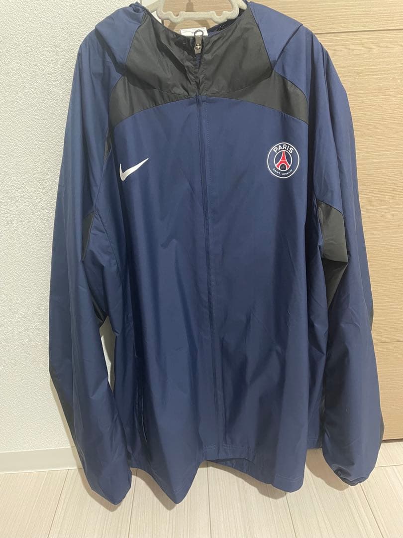パリサンジェルマン　Nike ウィンドブレーカー
