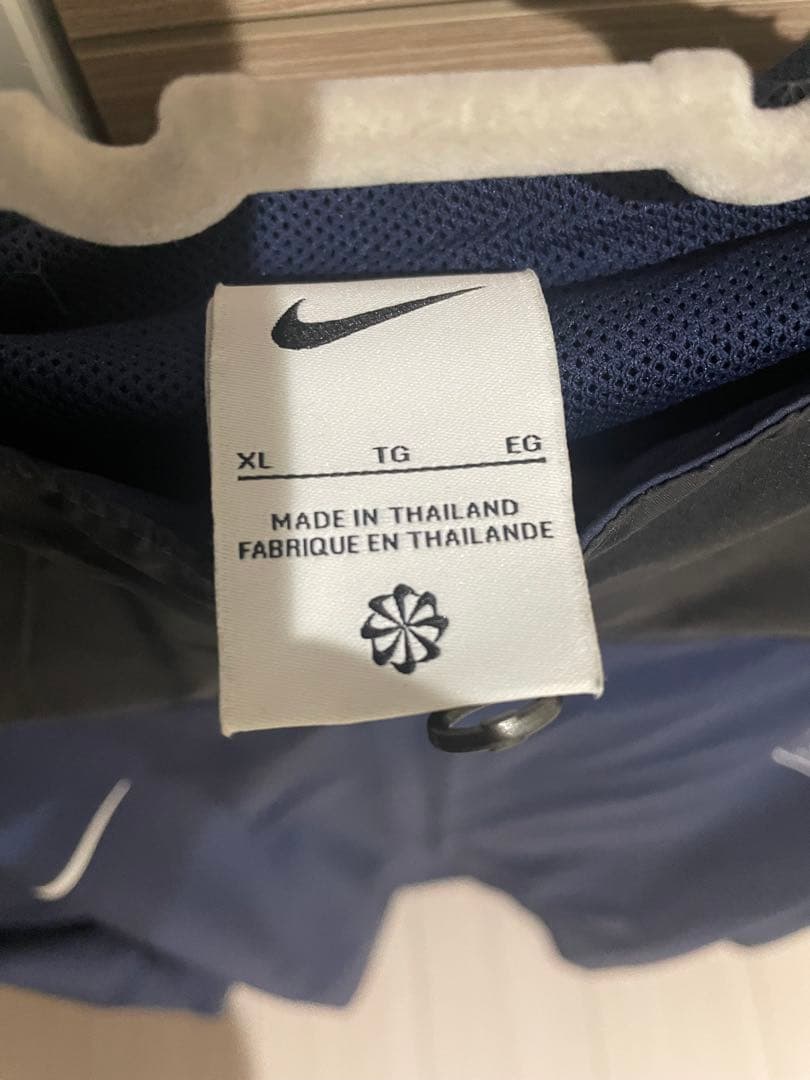 パリサンジェルマン　Nike ウィンドブレーカー