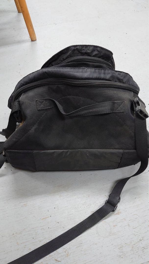 スキードゥー　SkiDoo 40リットル バッグ シャベル用コンパートメント付き