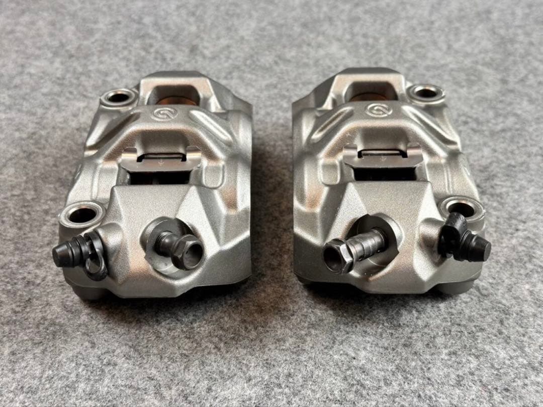 【ガリガリ君】Brembo M4 ラジアルマウント キャリパー