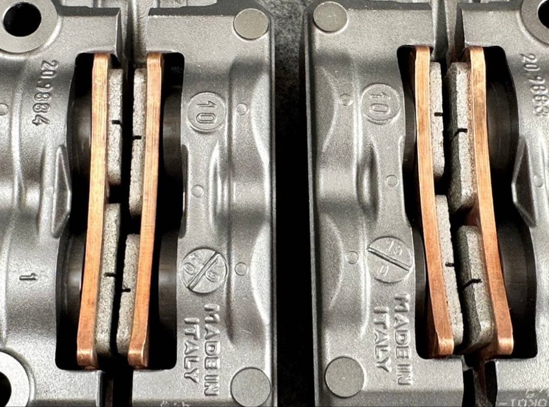 【ガリガリ君】Brembo M4 ラジアルマウント キャリパー