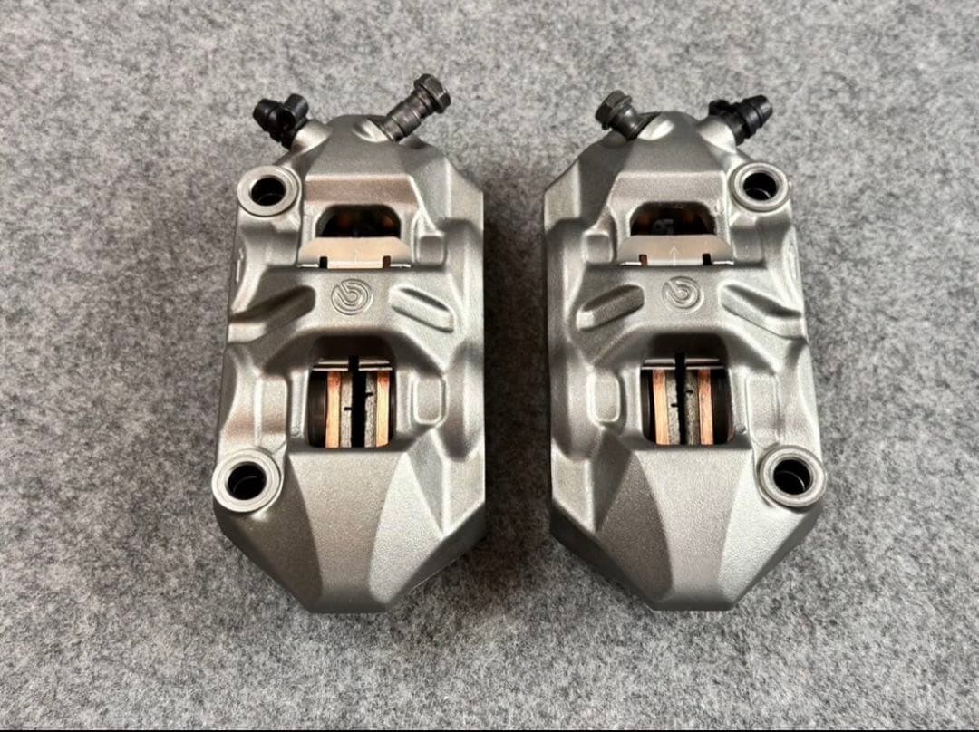 【ガリガリ君】Brembo M4 ラジアルマウント キャリパー