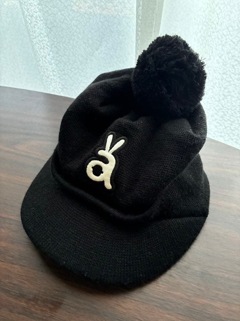 アルチビオ　ポンポン付きニット帽子