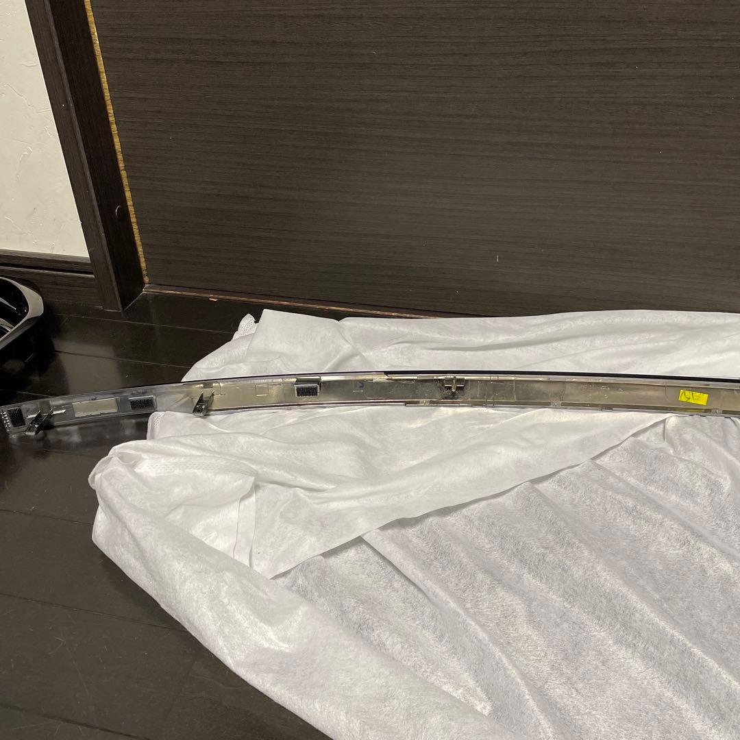 【希少】純正部品G07 X7シリーズ 用 テールゲートリッドブラックトリム