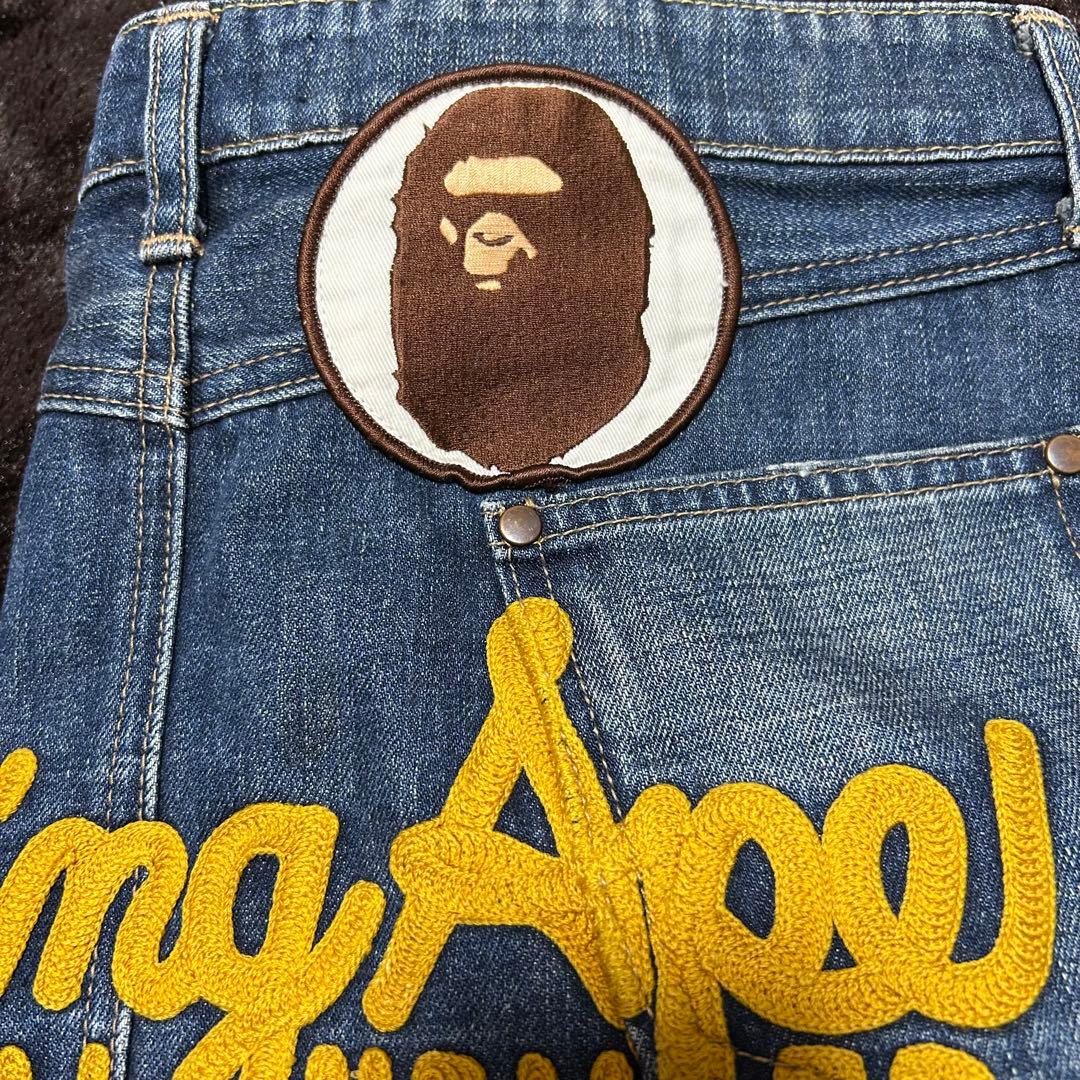 美品エイプ　刺繍ワッペン付きデニムスカート