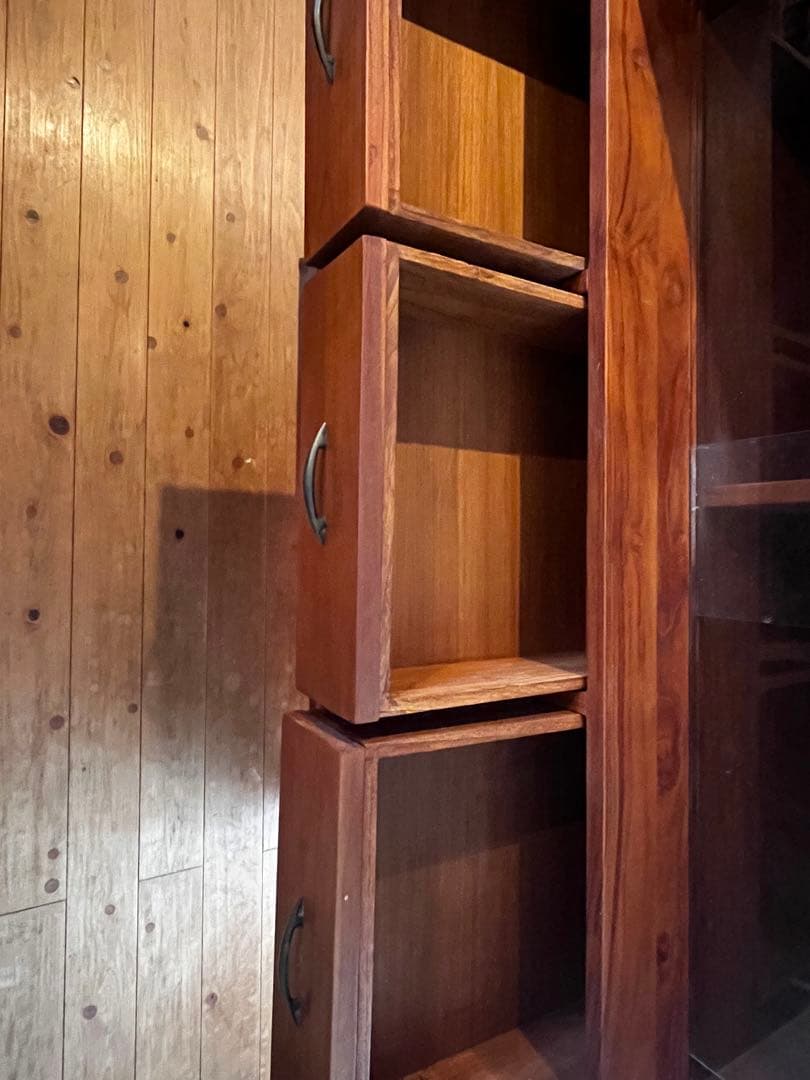 アンティーク木製ガラス扉キャビネット