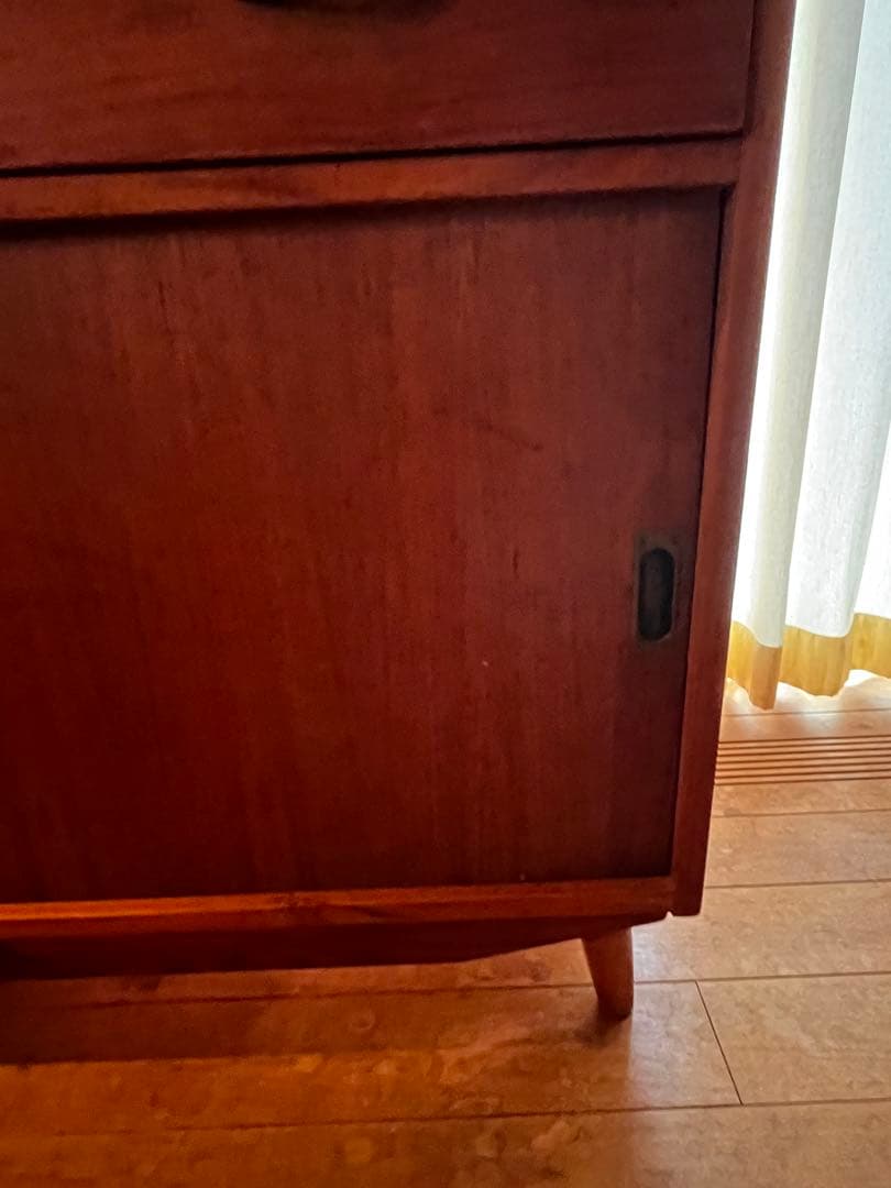 アンティーク木製ガラス扉キャビネット