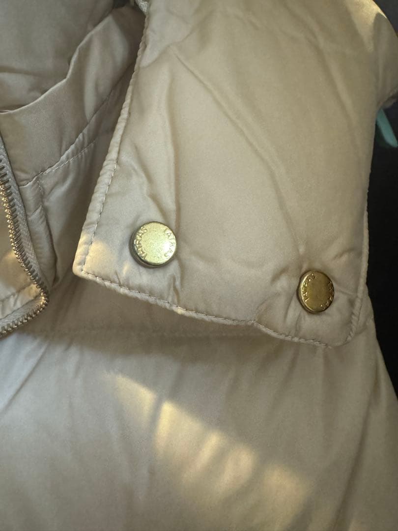 【お値下げ交渉可！】TATRAS アイボリー ダウンベスト フード付き