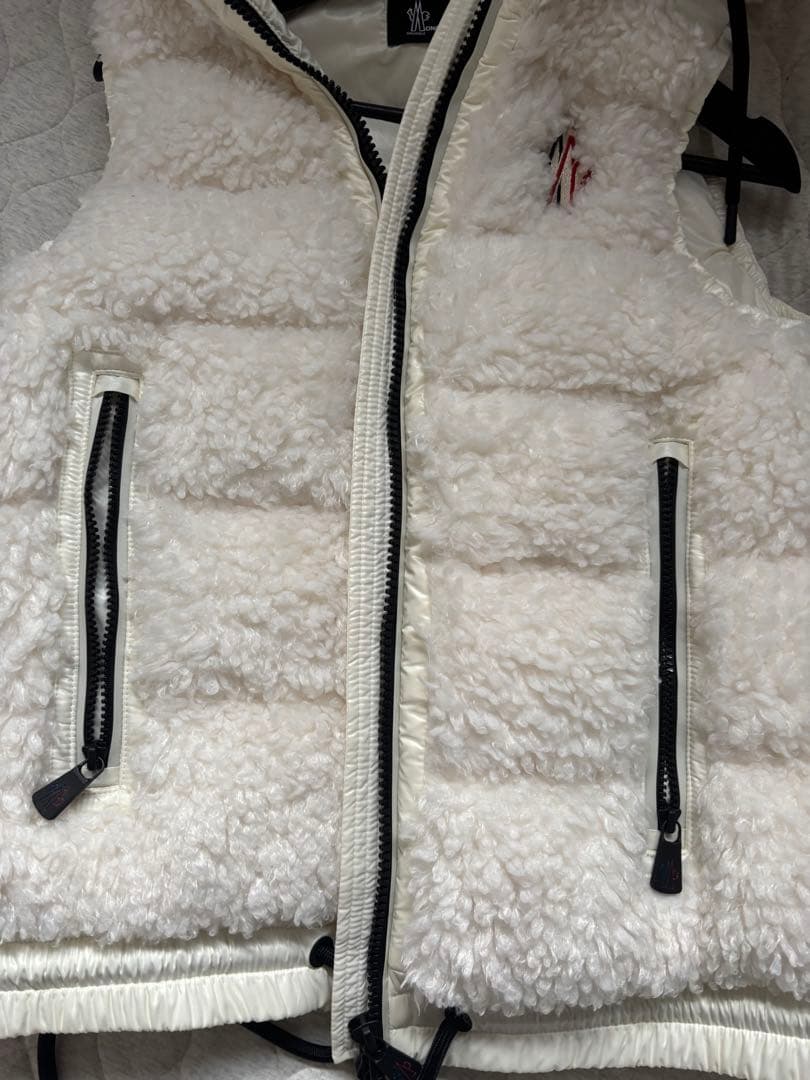 最終値下げ早い者勝ちホワイト フード付き ダウンベスト S