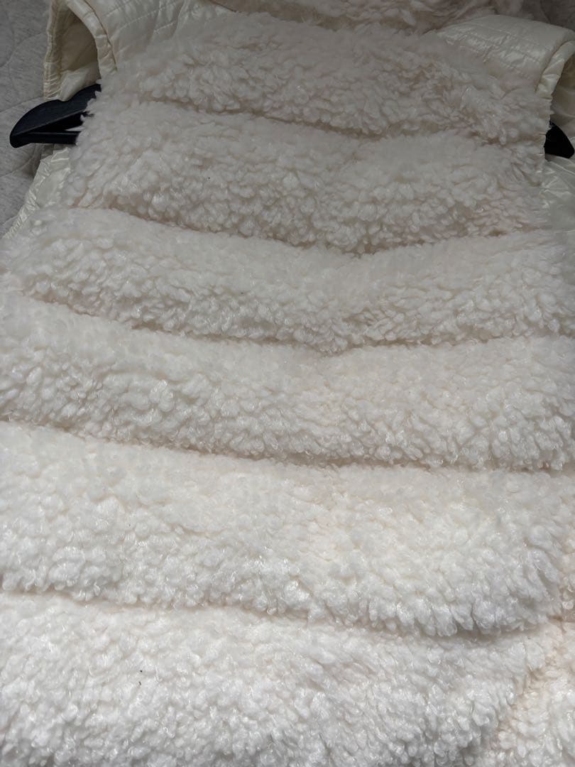 最終値下げ早い者勝ちホワイト フード付き ダウンベスト S