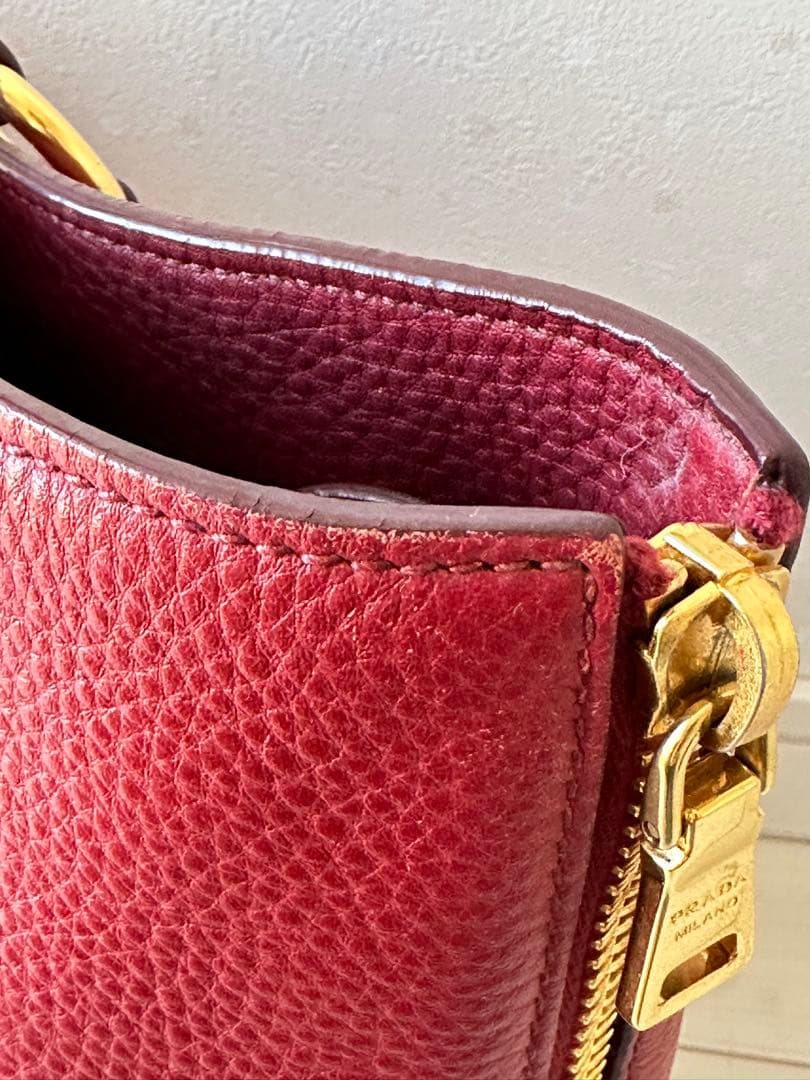 PRADA レザー 赤 トートバッグ