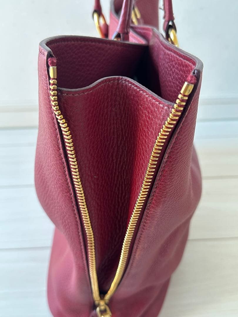 PRADA レザー 赤 トートバッグ