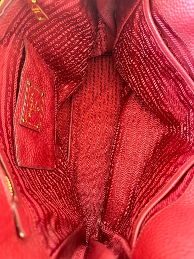 PRADA レザー 赤 トートバッグ
