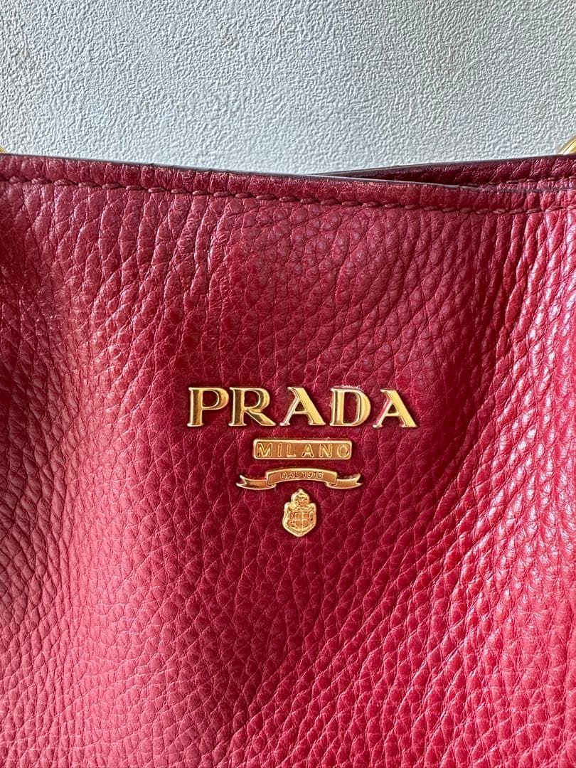 PRADA レザー 赤 トートバッグ