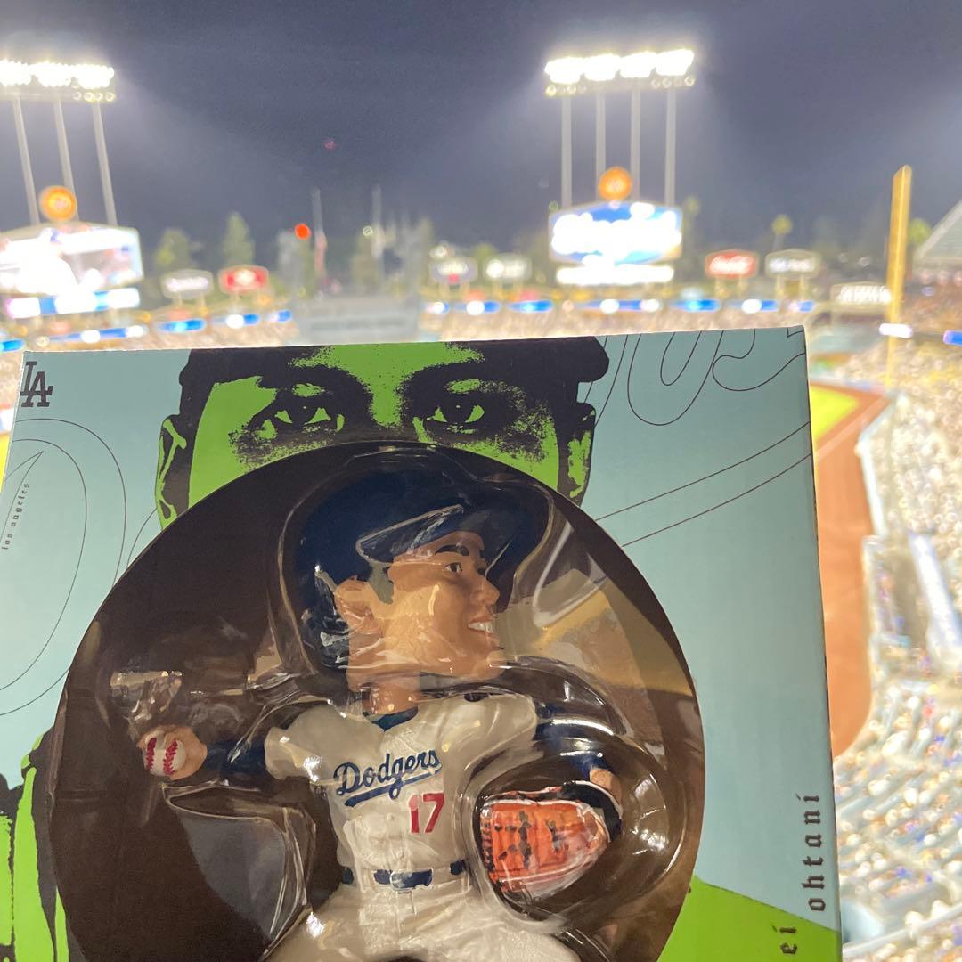 2個まとめて　大谷翔平9/10配布ボブルヘッドと東京シリーズ　村上隆デザイン