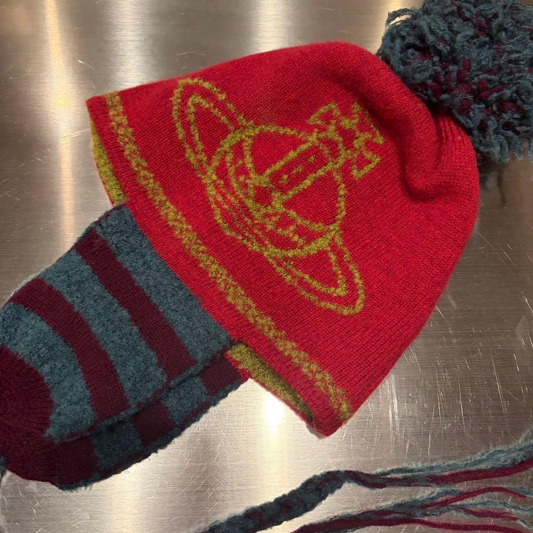 ヴィヴィアンウエストウッド ポンポン付きニット帽