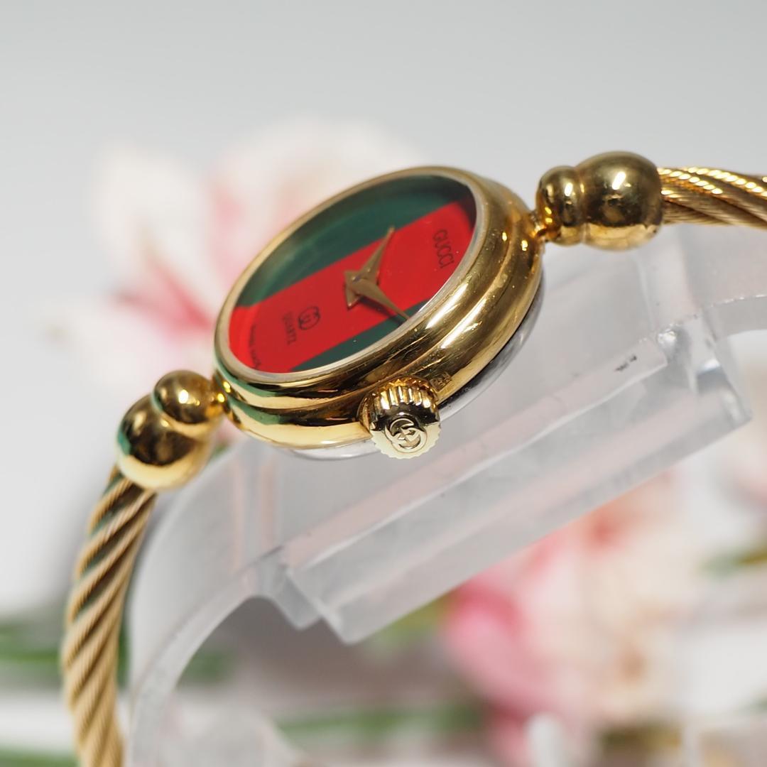 美品 グッチ GUCCI ワイヤー バングルウォッチ シェリー 腕時計 F935