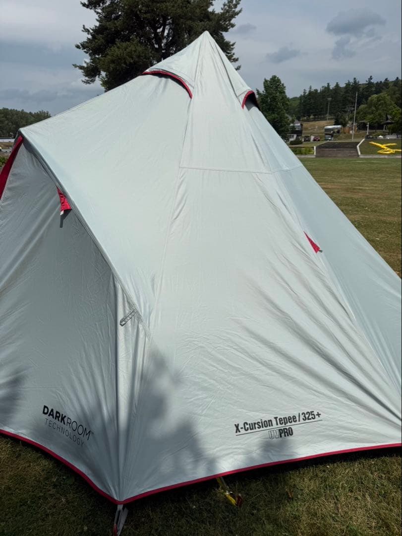 コールマン　ティピー　テント　夏用寝袋2つ,LEDライト,サキュレーター付き