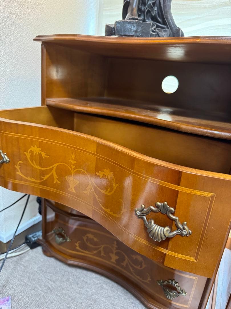 アンティーク調　木製ブラウンキャビネット