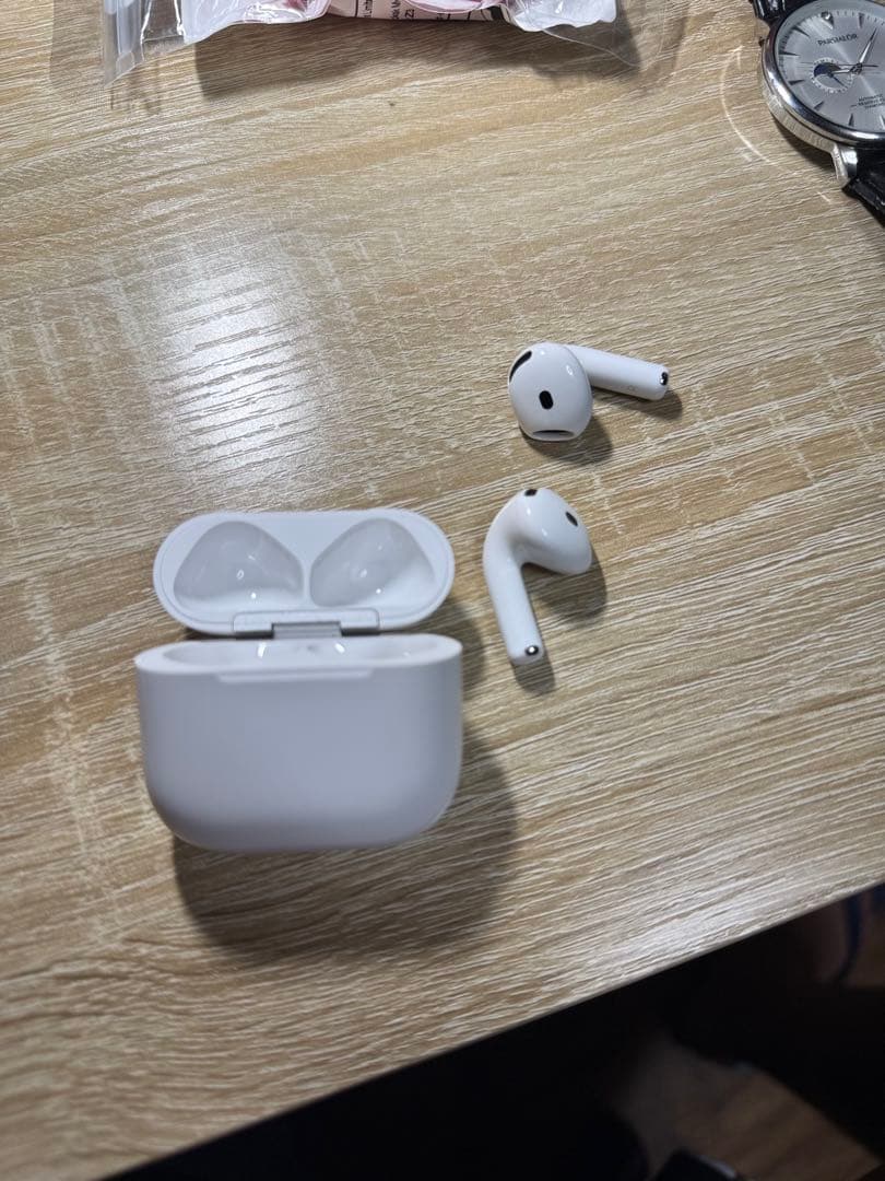 Apple AirPods 4 本体 ホワイト 元箱付き
