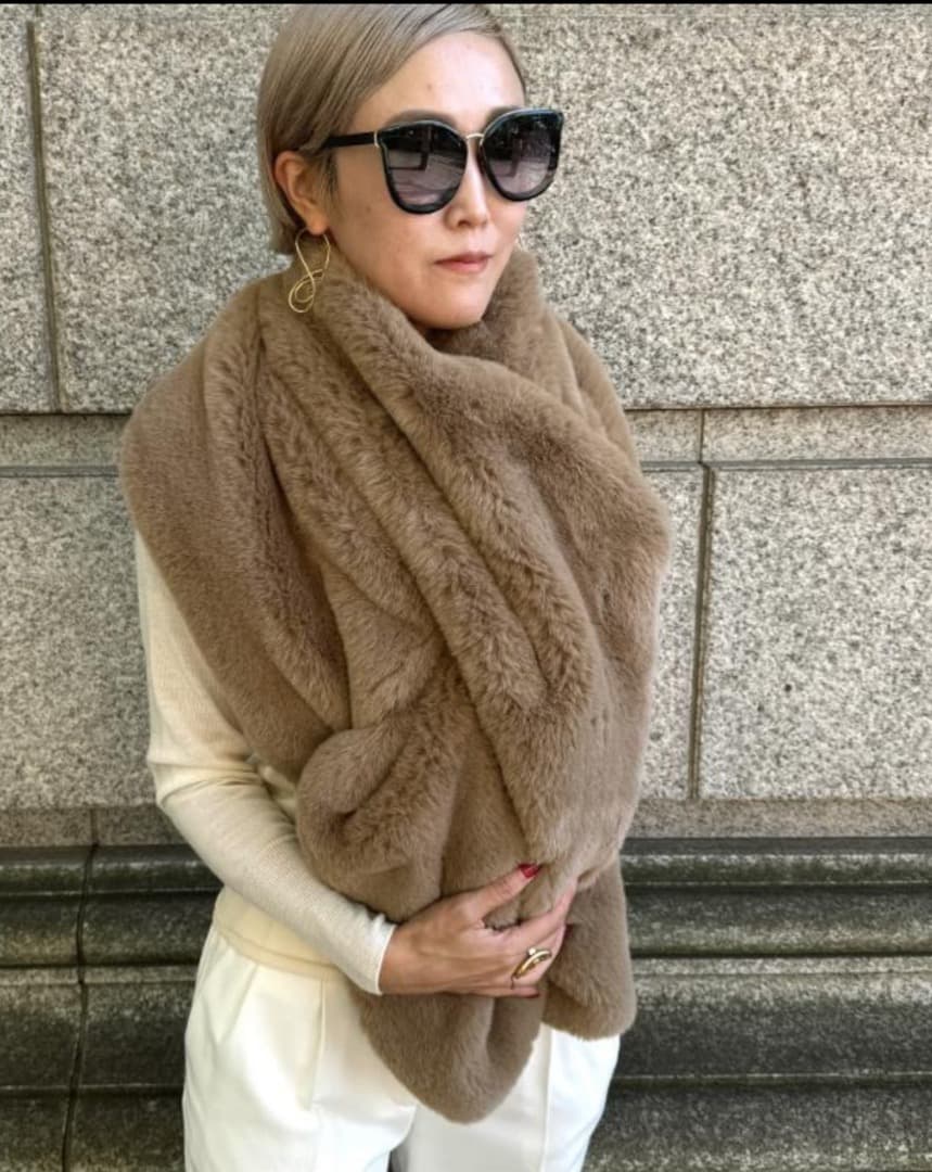 ☆今期分☆新品未使用 タグ付き⭐︎JENNE リッチボリュームファーケープ