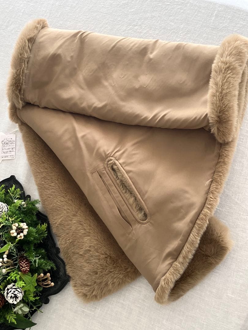 ☆今期分☆新品未使用 タグ付き⭐︎JENNE リッチボリュームファーケープ