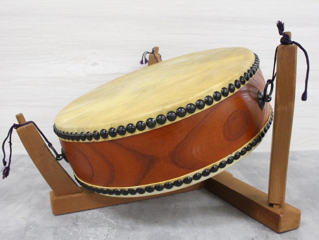 ▲岡田屋太鼓店 平太鼓 固定台・バチ付き 直径約39㎝ 和楽器 打楽器