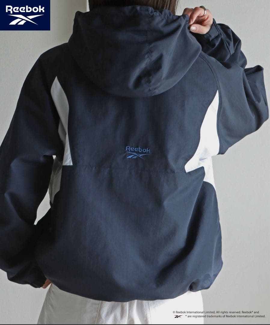 【Reebok/リーボック】 別注スモールベクター刺繍ナイロンアノラック