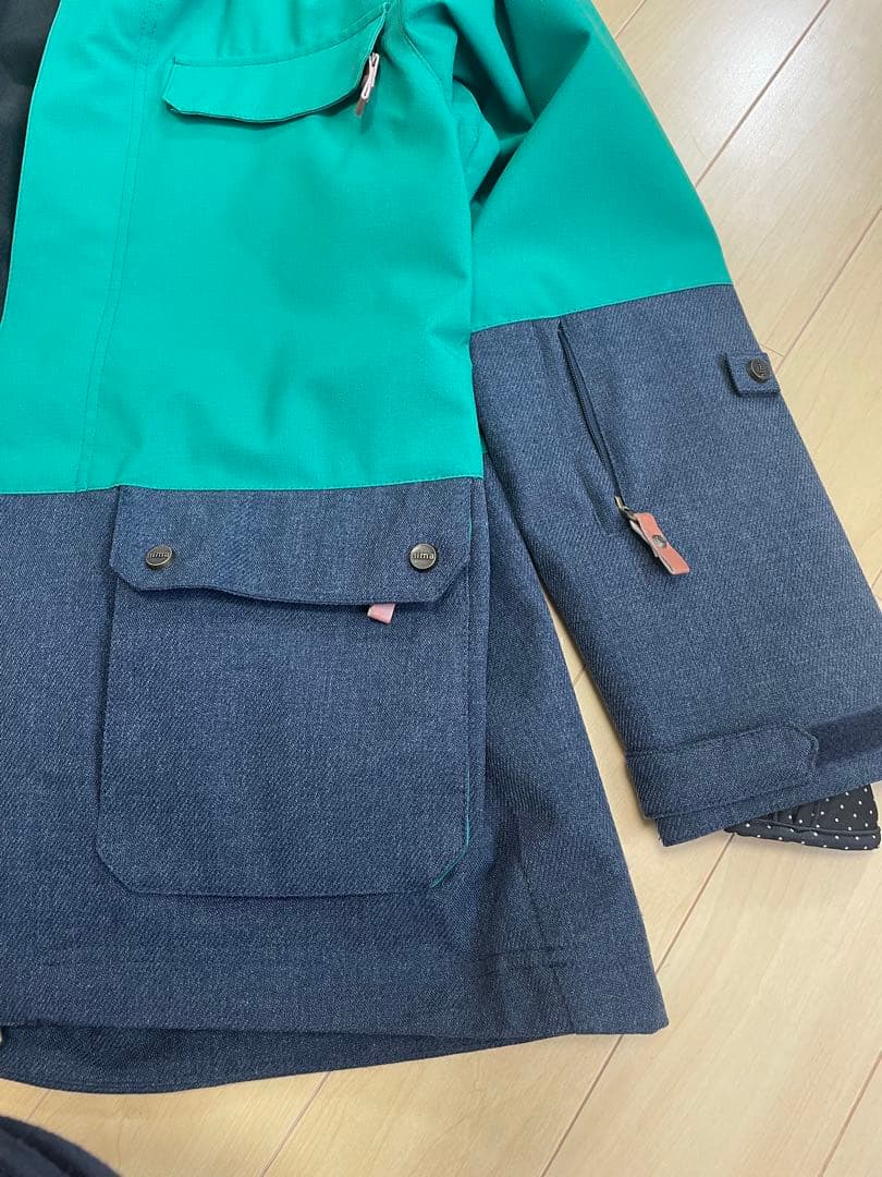 nima スノーボードウェアー