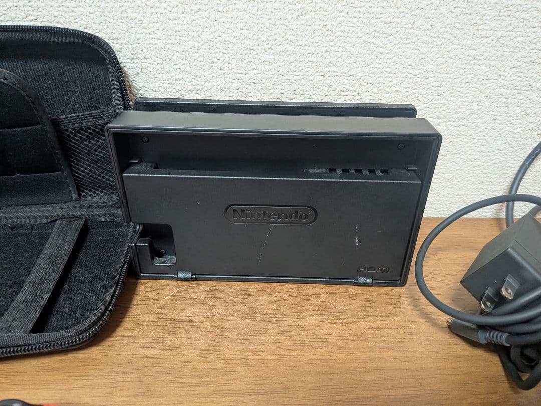 任天堂Switch本体、ケース