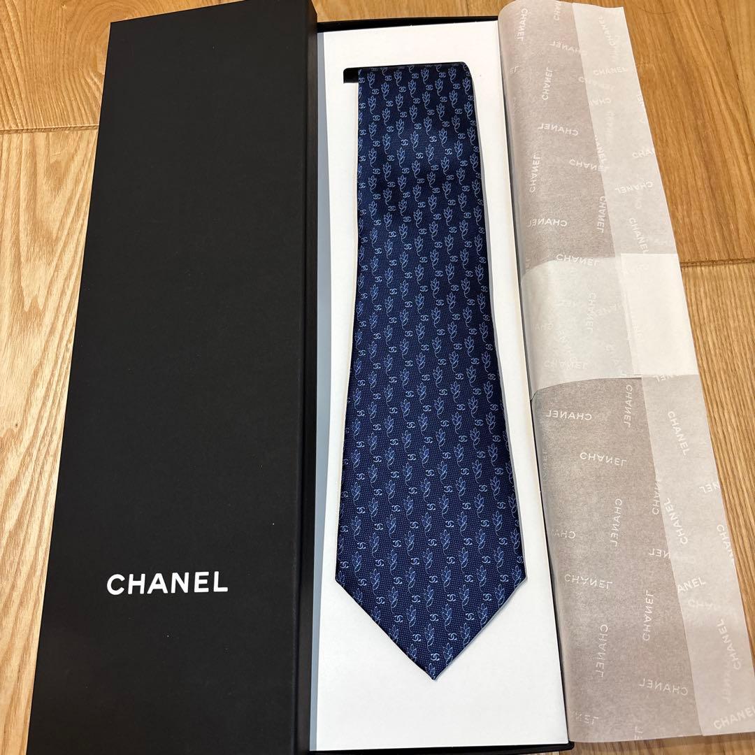 シャネル　ネクタイ　青