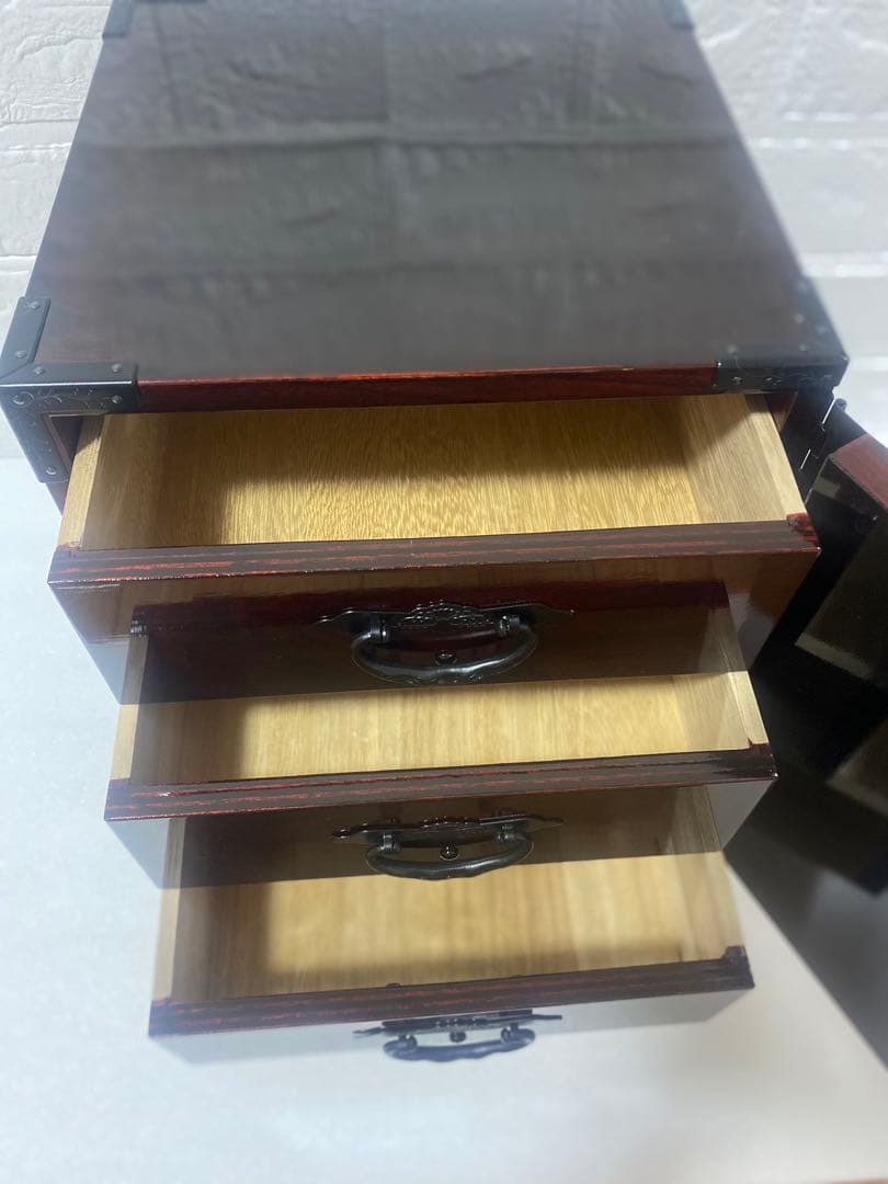 『美品』仙台箪笥 小箪笥 昇り龍 漆塗り 金具 指物 欅 い　岩谷堂箪笥　鍵付き