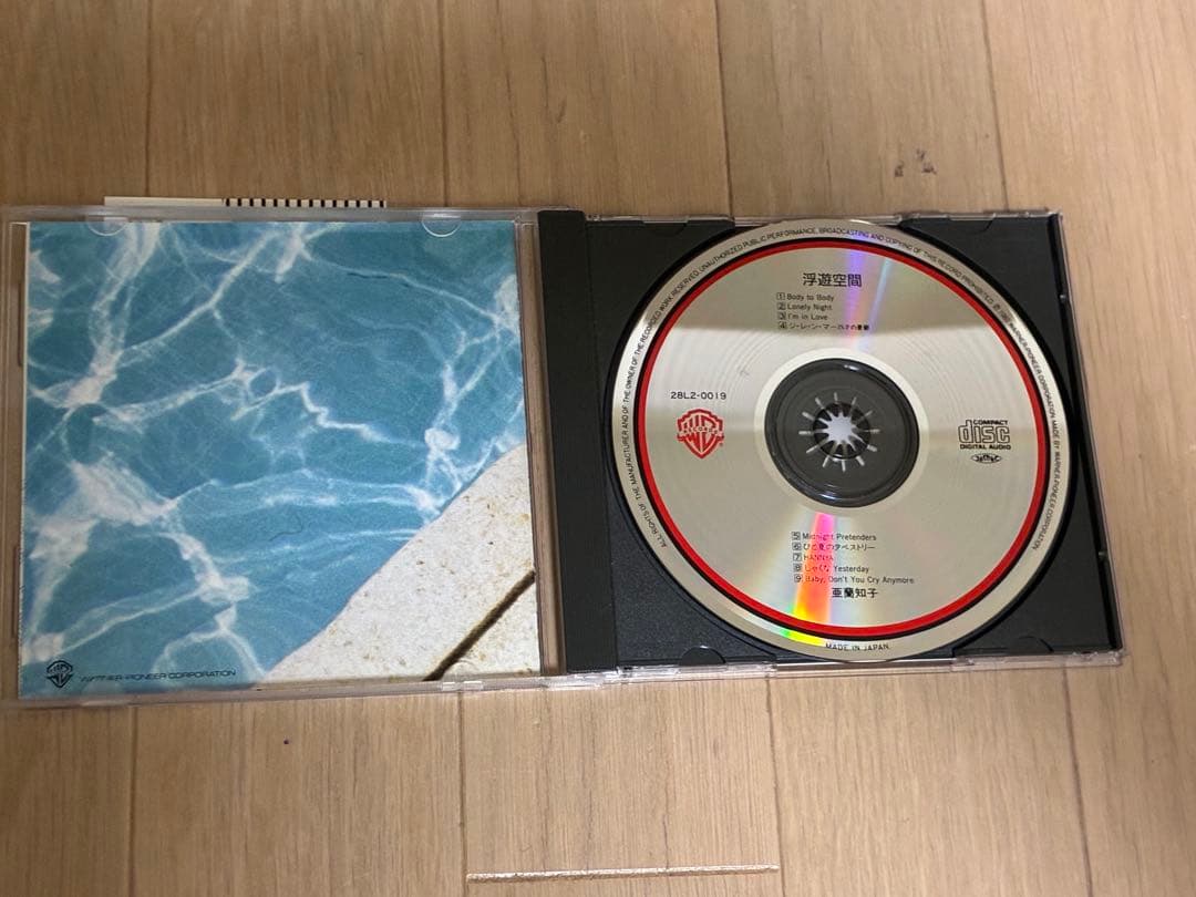 亜蘭知子 / 浮遊空間 / 28L2-0019