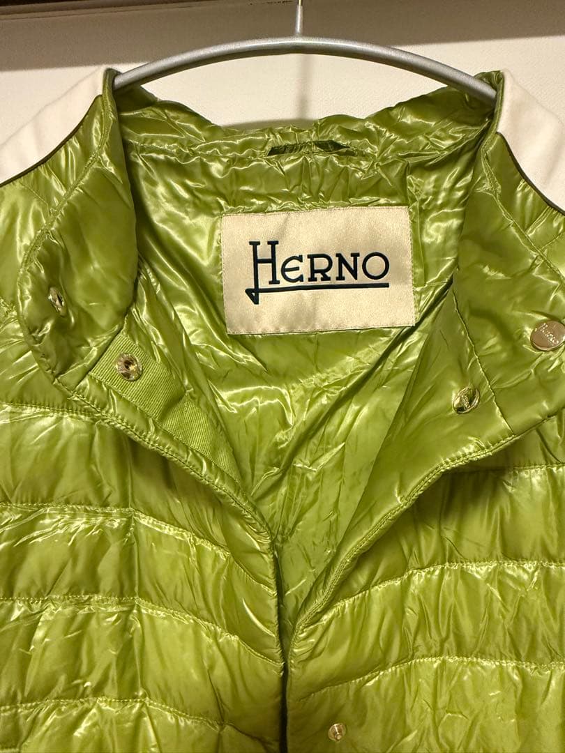 ヘルノ　リバーシブルダウンベスト
