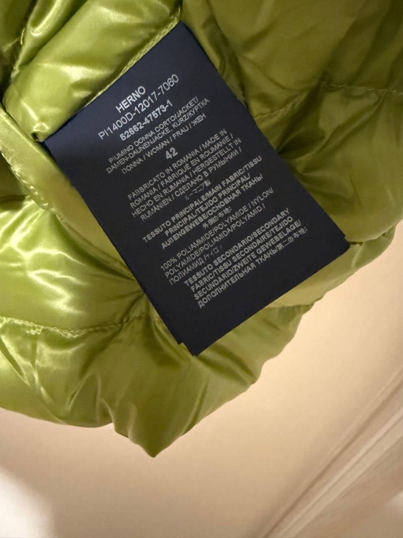 ヘルノ　リバーシブルダウンベスト