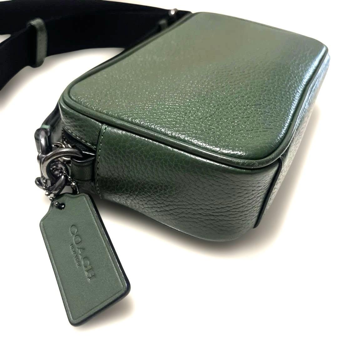 COACH グリーンレザー ショルダーバッグ