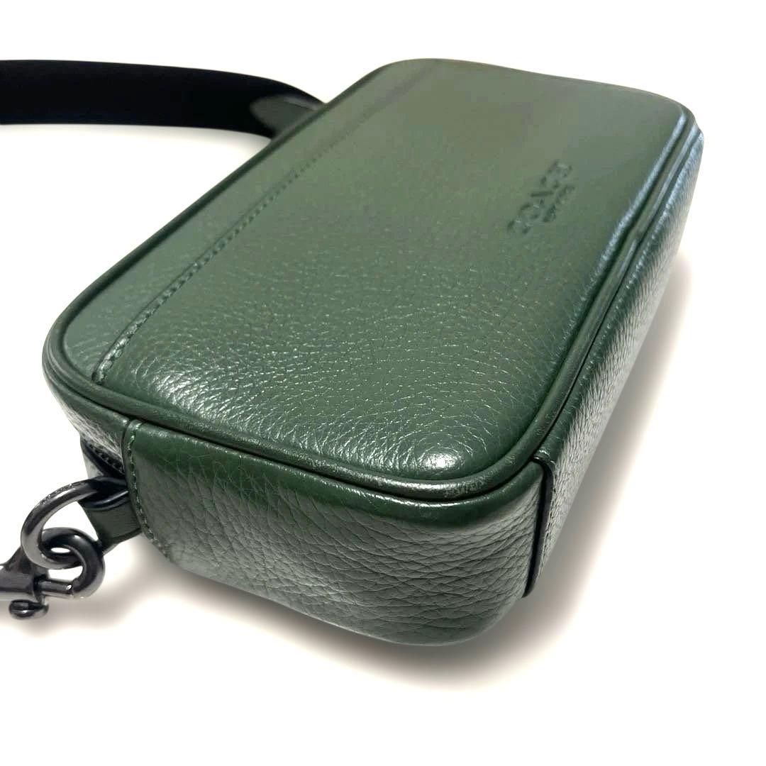 COACH グリーンレザー ショルダーバッグ