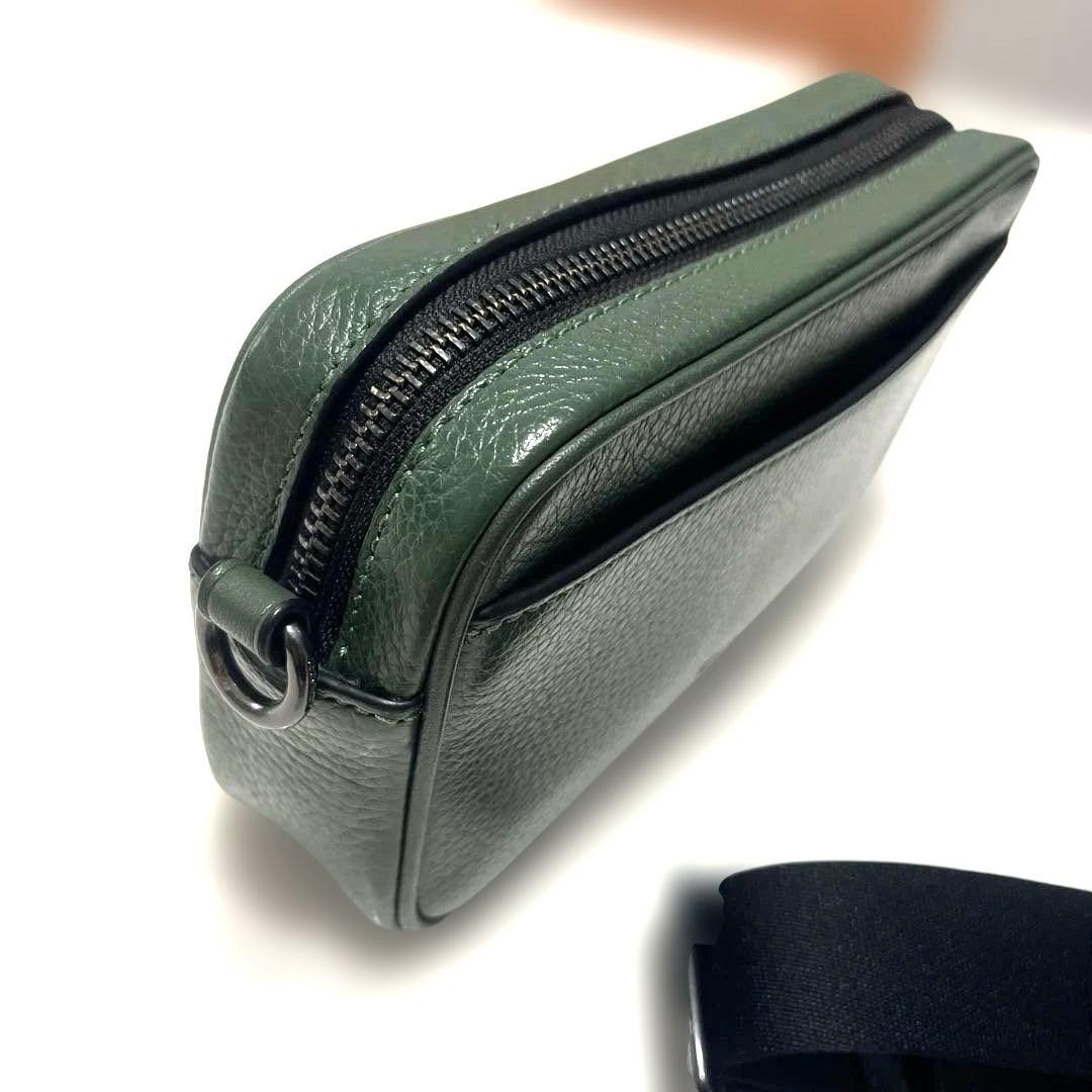 COACH グリーンレザー ショルダーバッグ