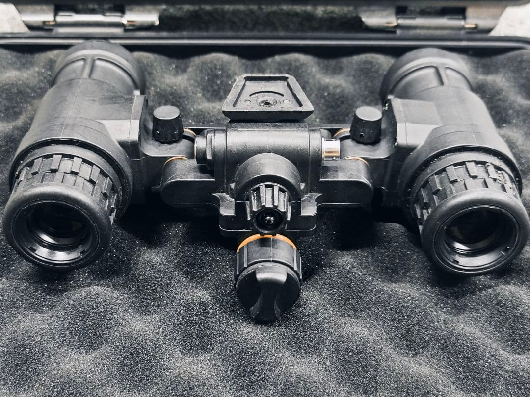 ねこすみ 【保証付】 PVS31　デジタルナイトビジョン 実動