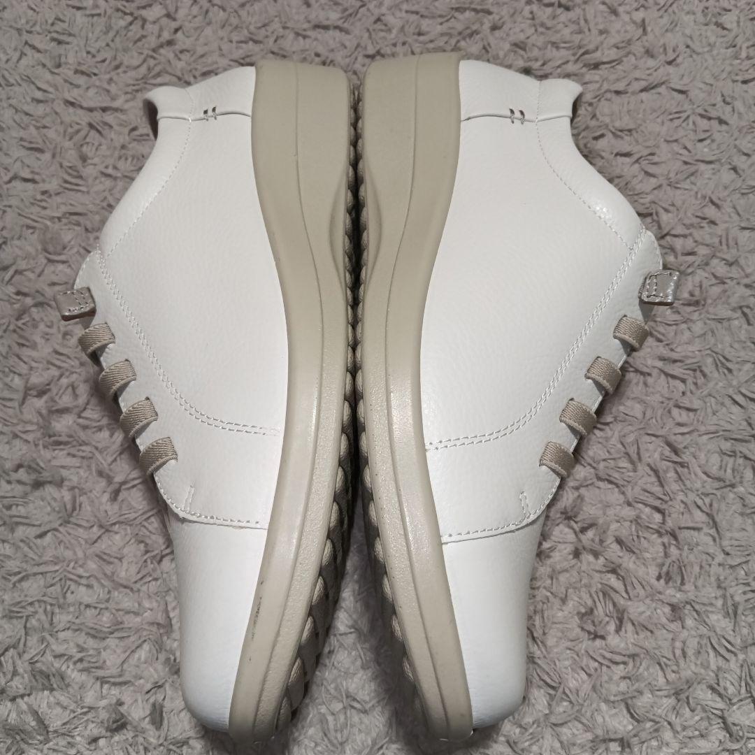 アキレス・ソルボ　牛革　ダブル衝撃吸収ゴム紐スリッポン　白24.5　4E