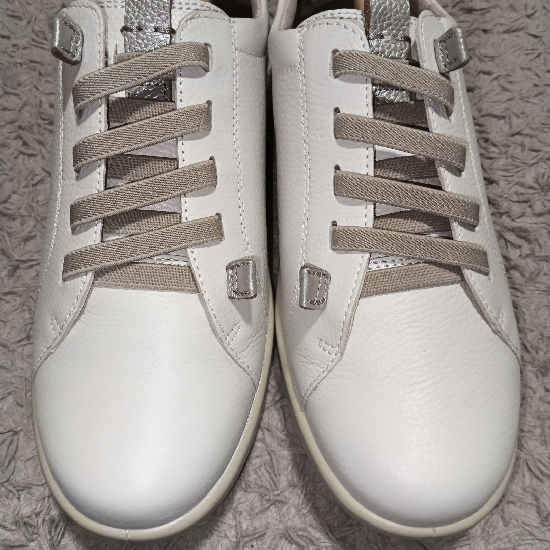 アキレス・ソルボ　牛革　ダブル衝撃吸収ゴム紐スリッポン　白24.5　4E