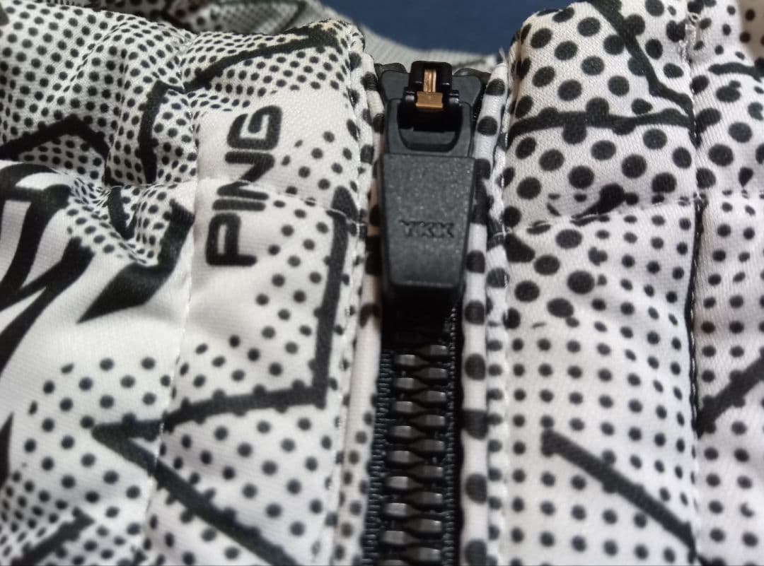 大人気 PING 星柄ダウンジャケット ホワイト/ブラック Мサイズ