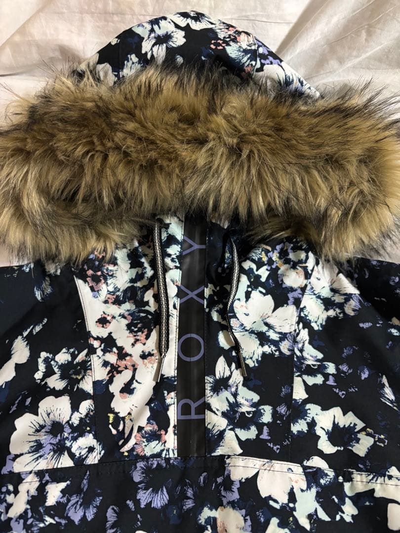 ROXY フローラルスノーボードウェア