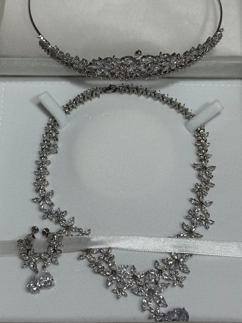 ブライダルアクセサリーセット　フラワーモチーフ