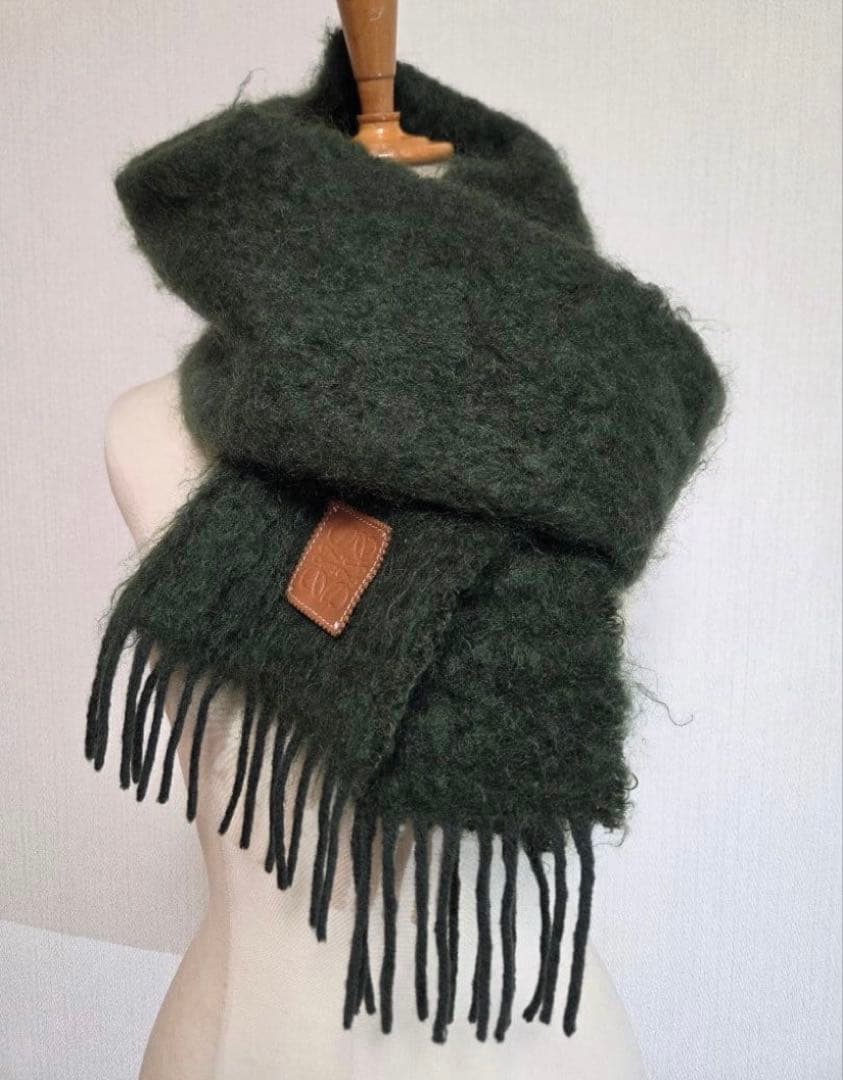 LOEWE ダークグリーン マフラー フリンジ付き