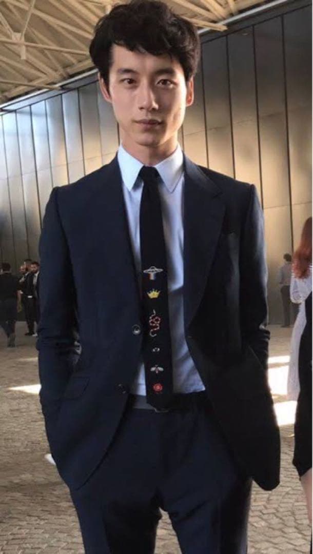 BTSテテ、坂口健太郎着用 GUCCI ネクタイ