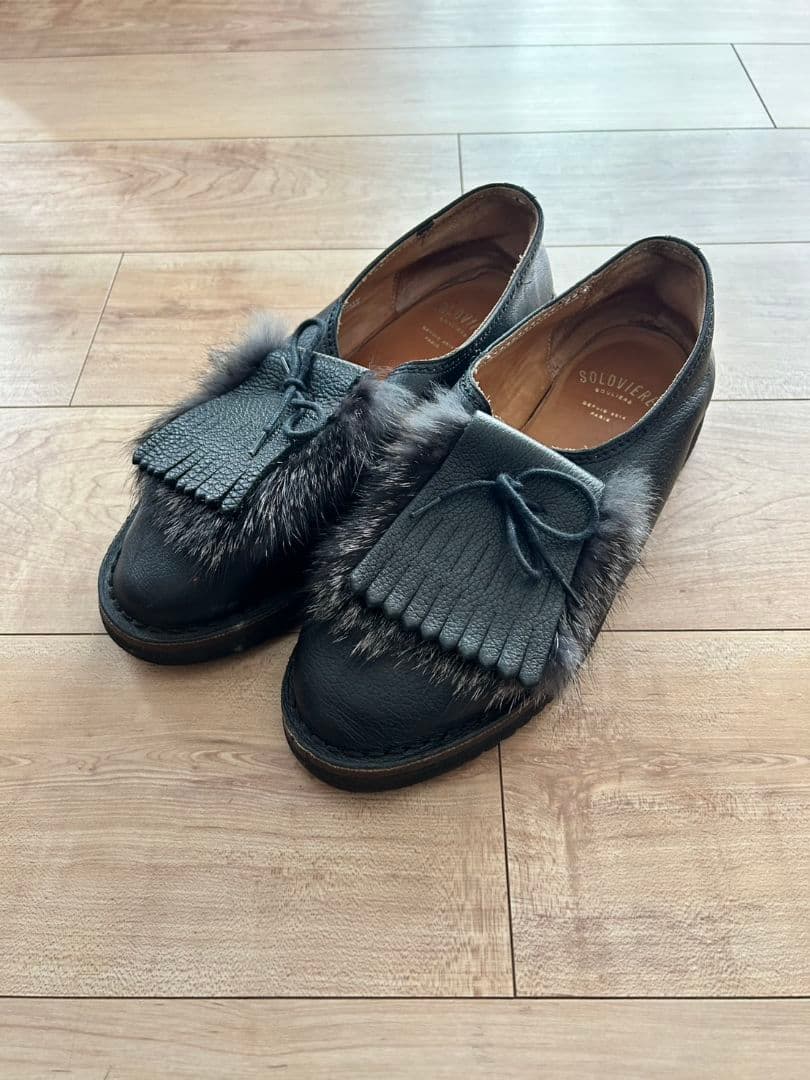 SOLVIERE MANOLETTE　ブラック フリンジ付き